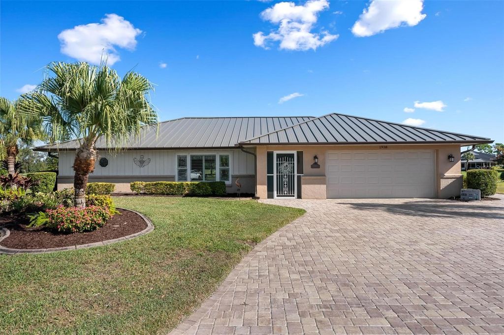 Photo of 1938 Innisbrook Court, Venice, FL 34293 (MLS # N6141617)