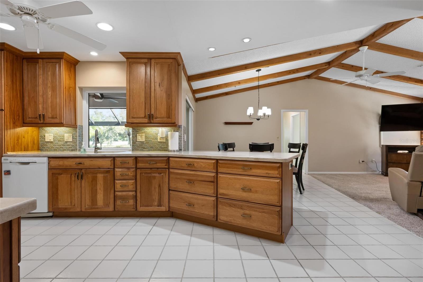 JACARANDA COUNTRY CLUB WEST VILLAGE - Residential