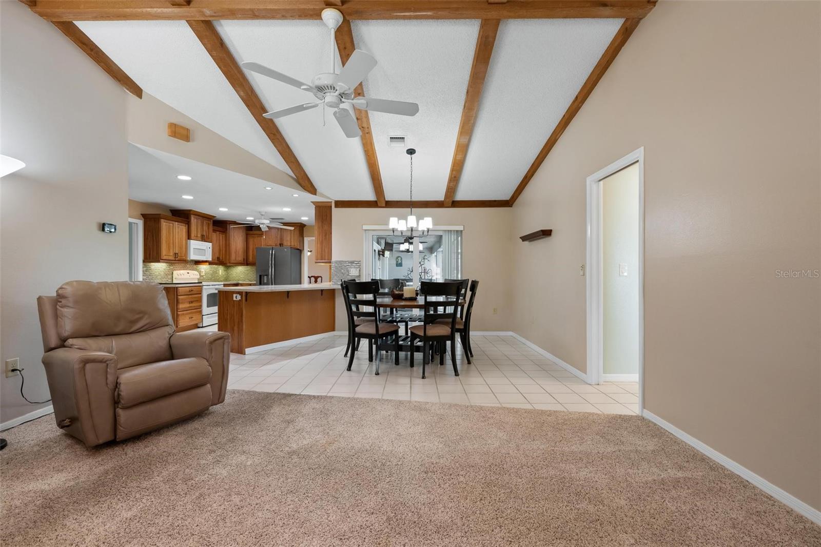 JACARANDA COUNTRY CLUB WEST VILLAGE - Residential