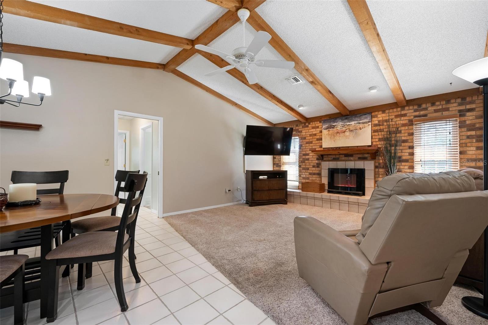 JACARANDA COUNTRY CLUB WEST VILLAGE - Residential