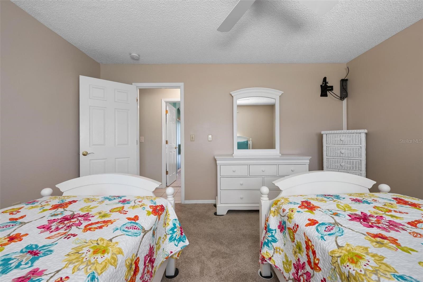 JACARANDA COUNTRY CLUB WEST VILLAGE - Residential