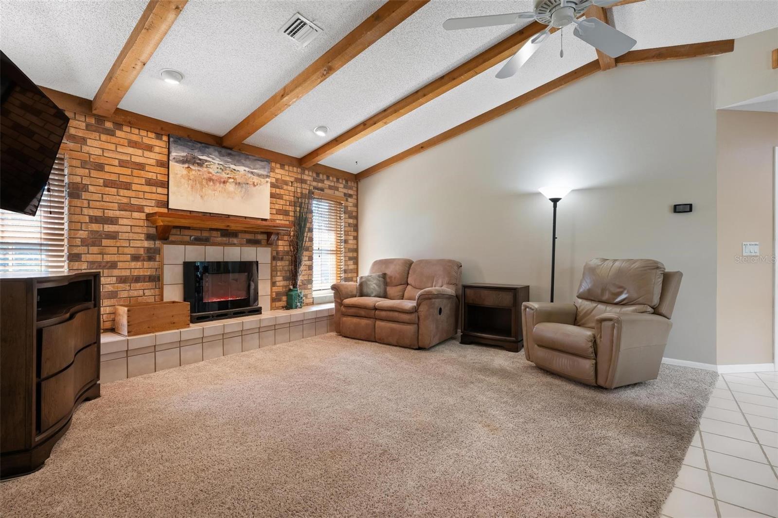 JACARANDA COUNTRY CLUB WEST VILLAGE - Residential