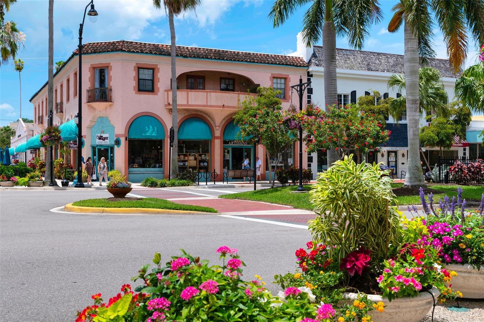 JACARANDA COUNTRY CLUB WEST VILLAGE - Residential