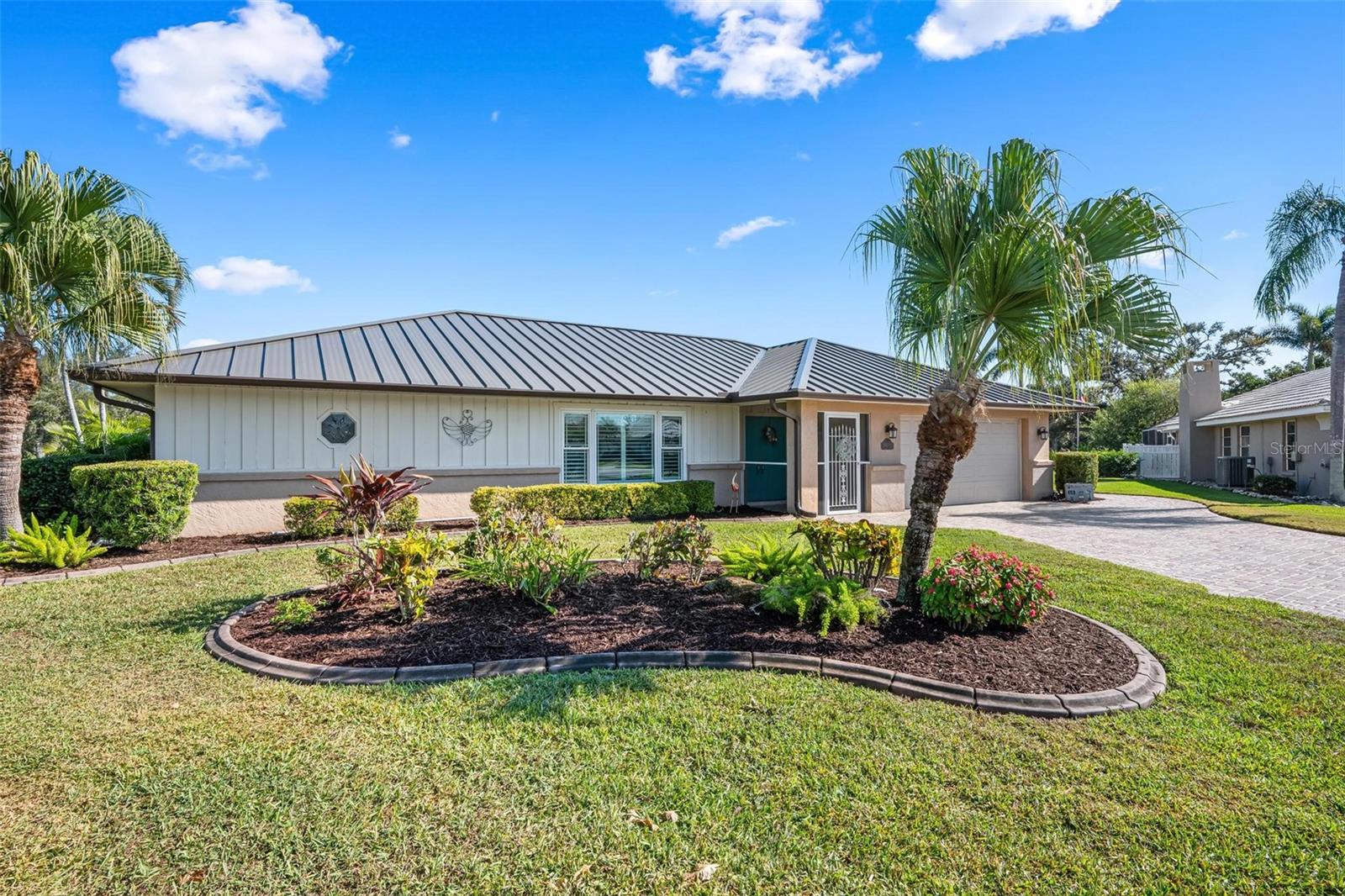 JACARANDA COUNTRY CLUB WEST VILLAGE - Residential