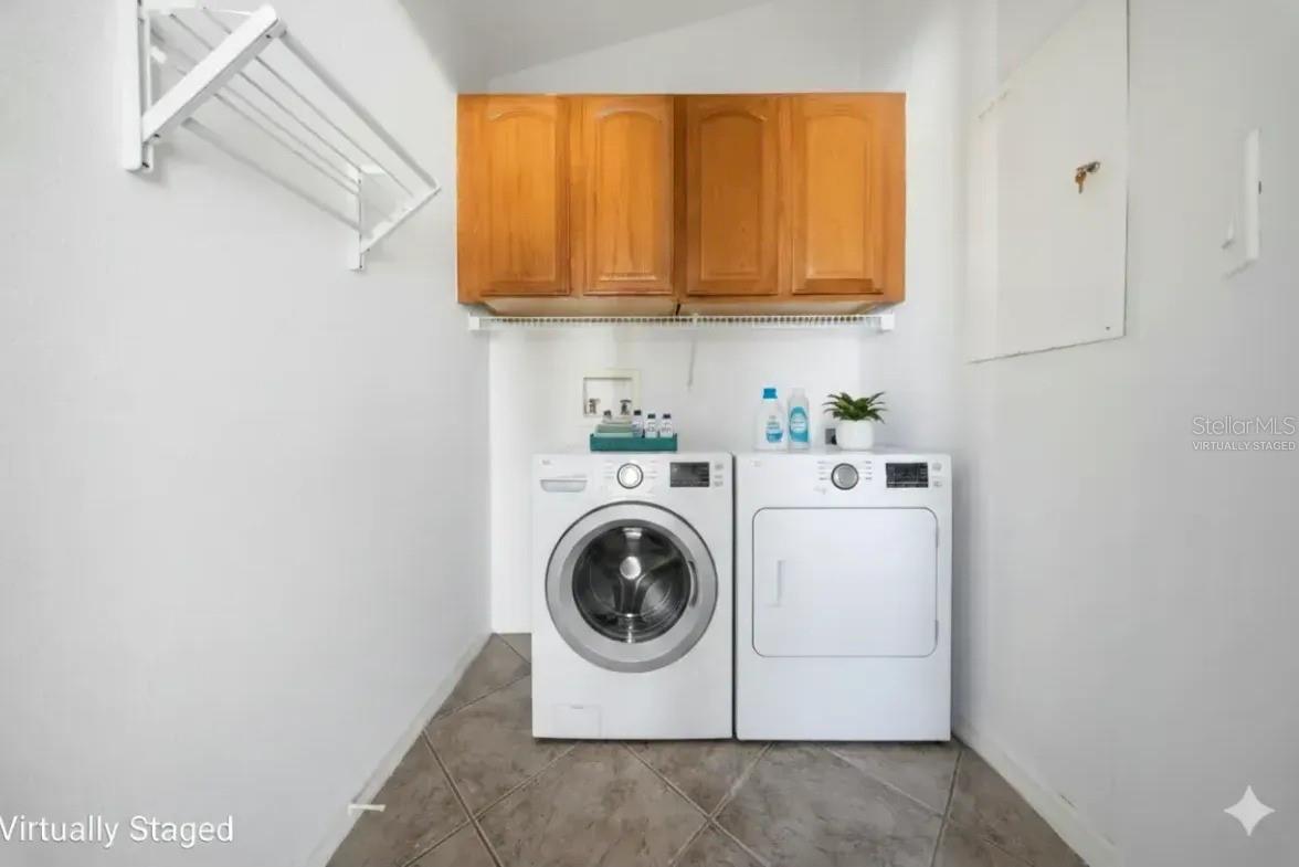 OAK LANDING - Residential