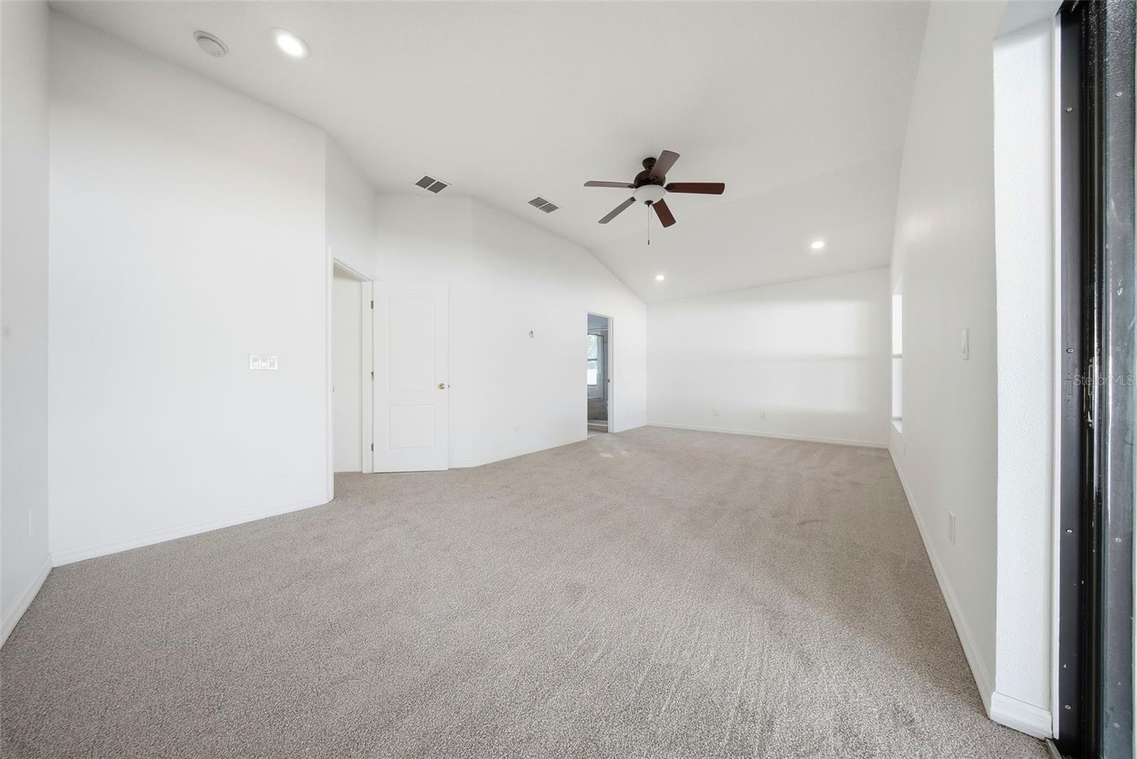 OAK LANDING - Residential