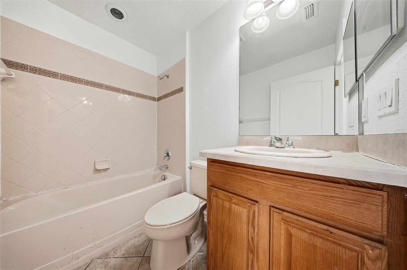 OAK LANDING - Residential