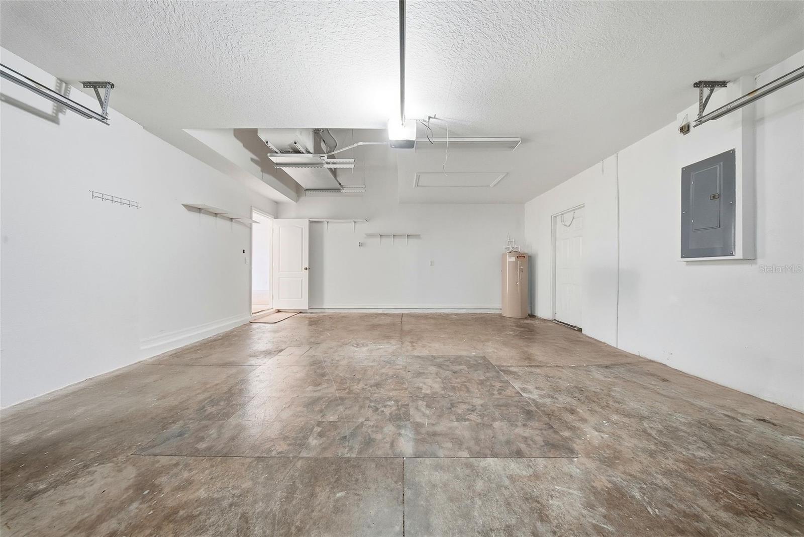 OAK LANDING - Residential