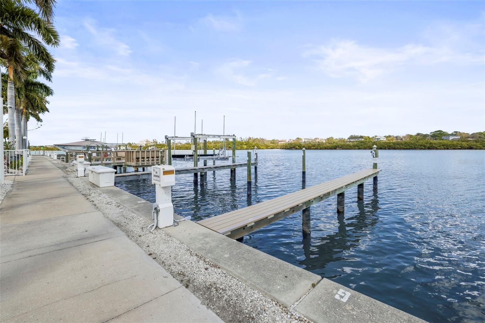 BAREFOOT BEACH RESORT OF INDIAN SHORES - Residential