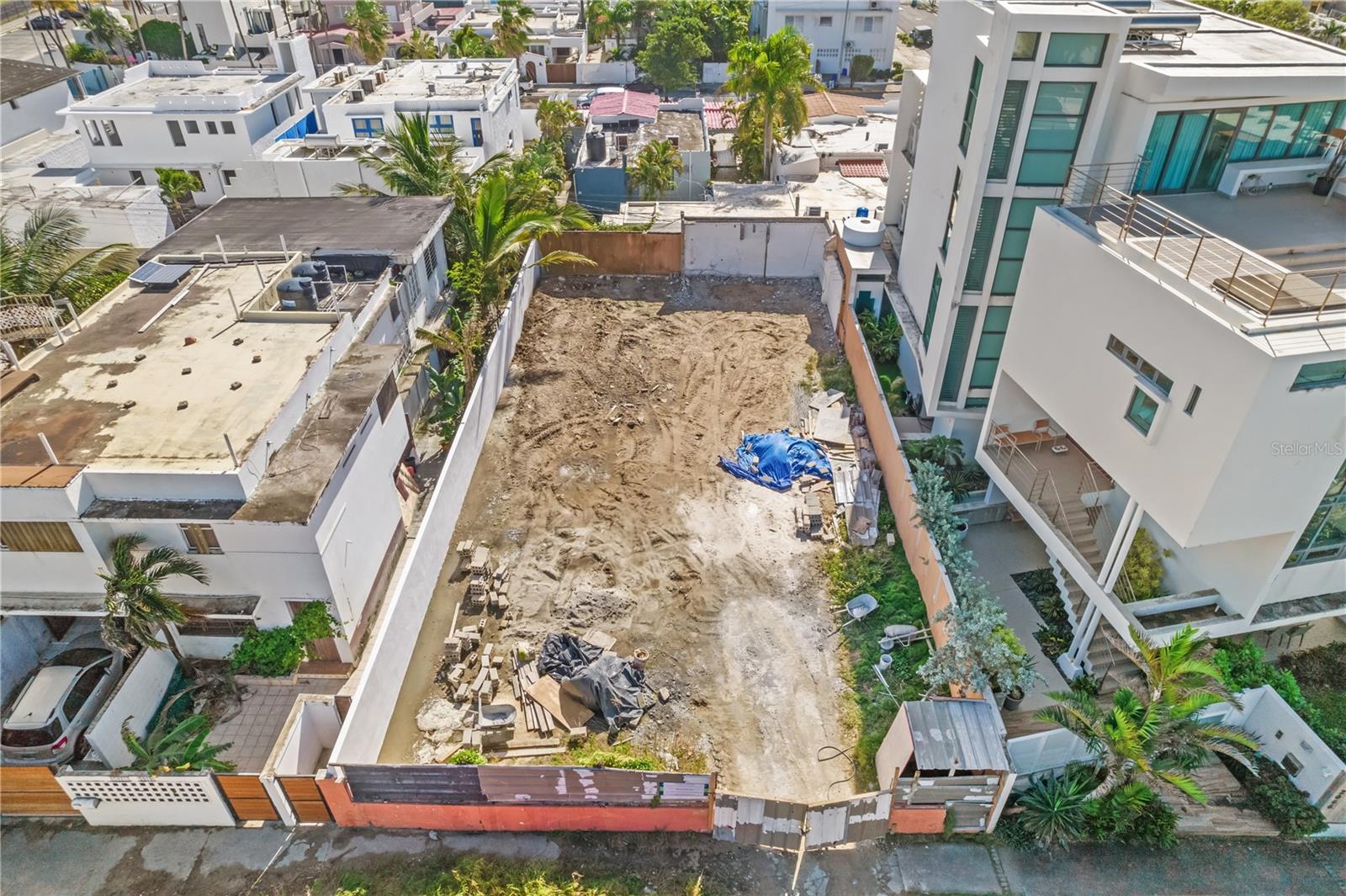 2068 CALLE ESPANA