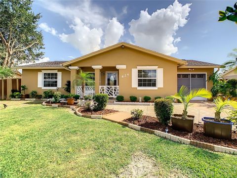 Photo of 624 Royal Palm Drive, Kissimmee, FL 34743 (MLS # S5128207)