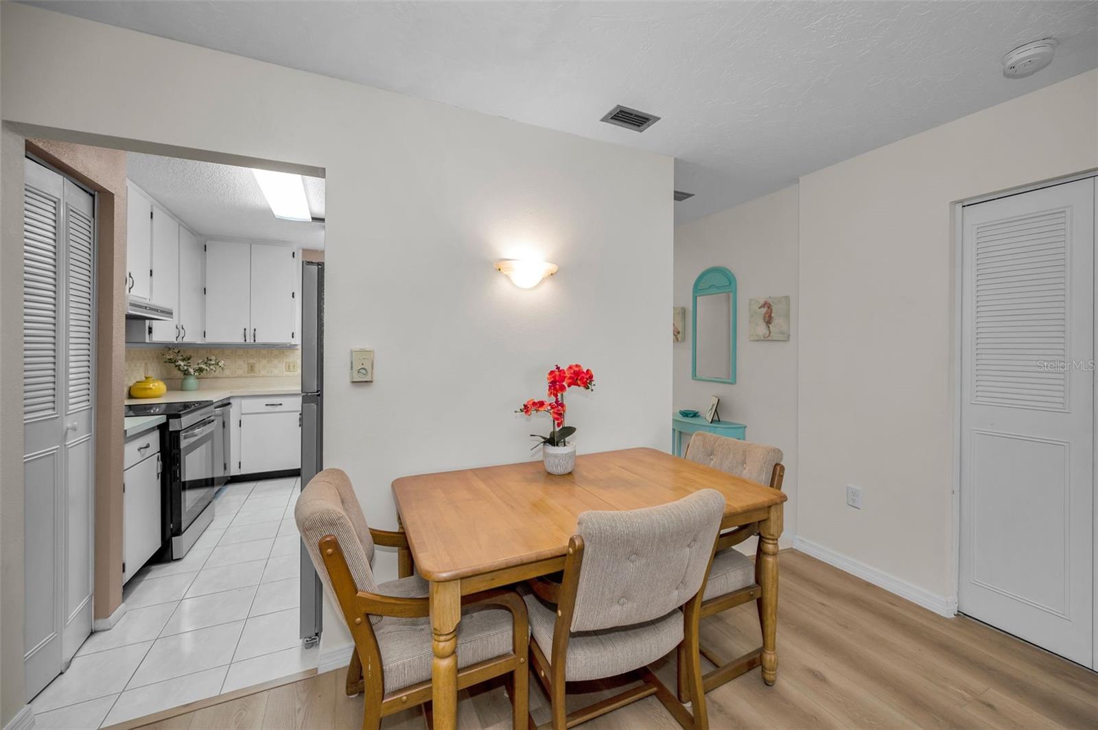 MEDITERRANEAN MANORS - Residential