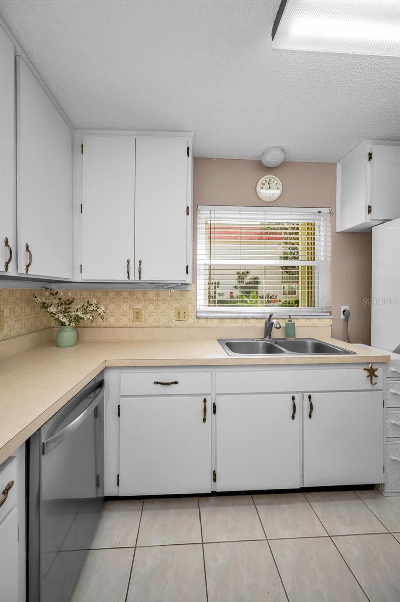 MEDITERRANEAN MANORS - Residential