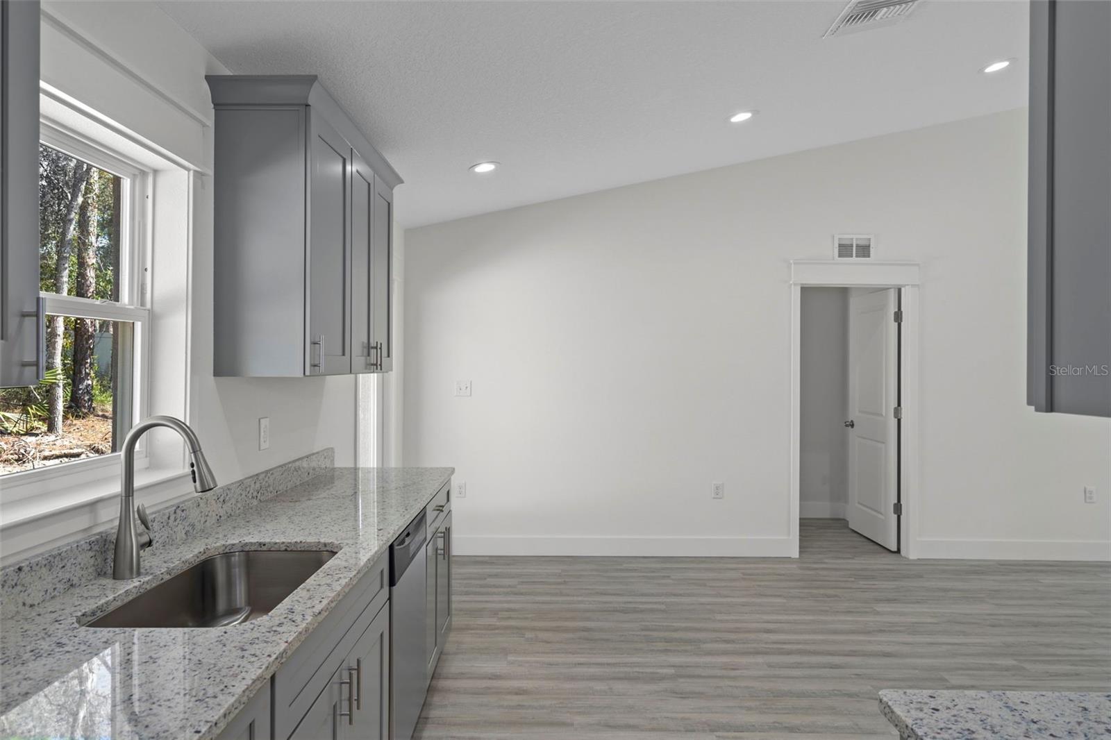 ROYAL HIGHLANDS UNIT 5 - Residential