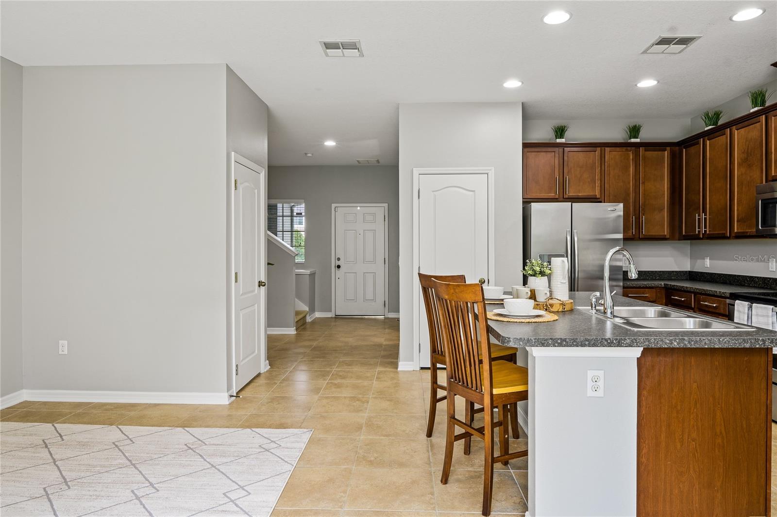 RIVERVIEW TWNHMS PH II - Residential Lease
