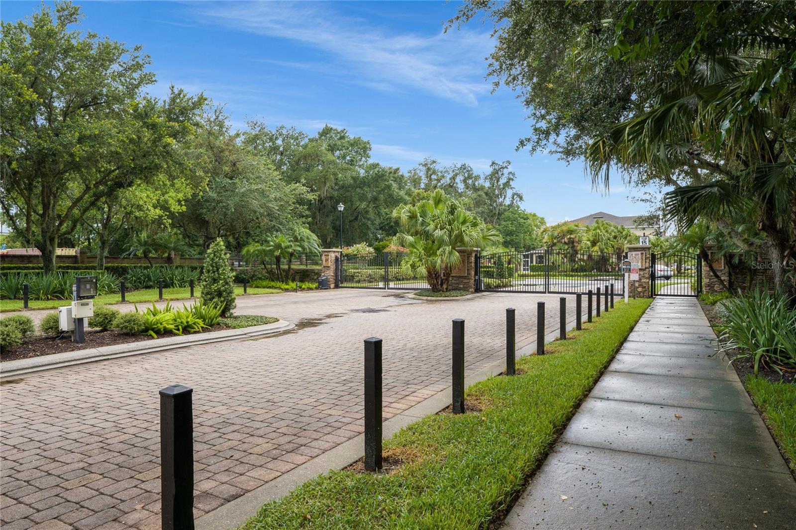 RIVERVIEW TWNHMS PH II - Residential Lease
