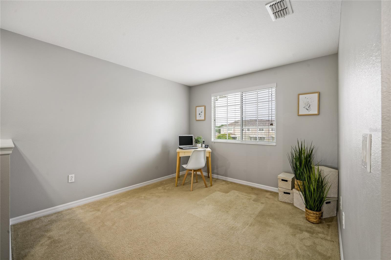 RIVERVIEW TWNHMS PH II - Residential Lease