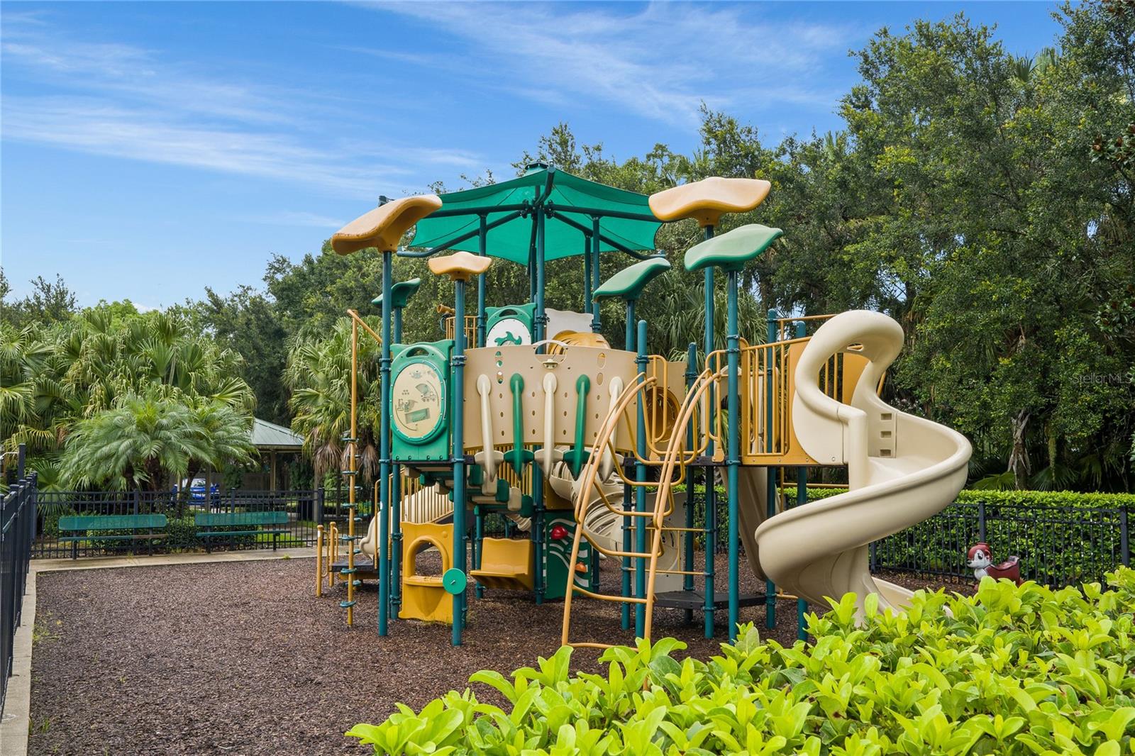 RIVERVIEW TWNHMS PH II - Residential Lease