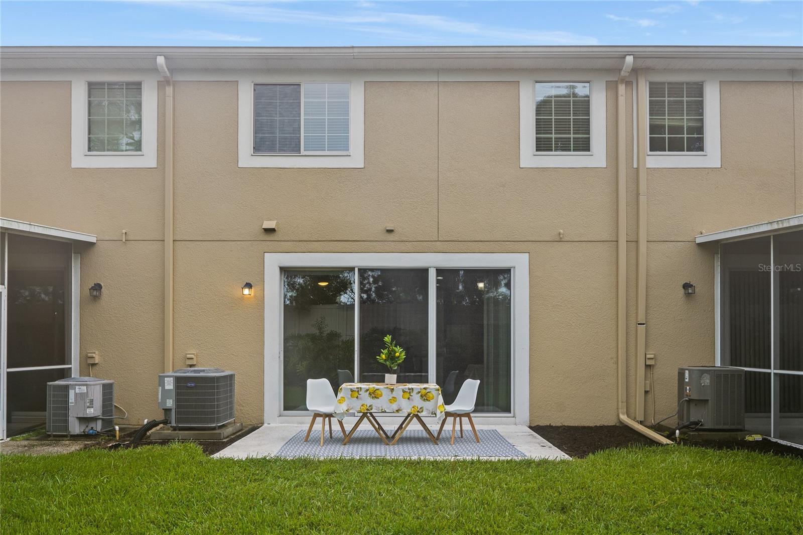 RIVERVIEW TWNHMS PH II - Residential Lease