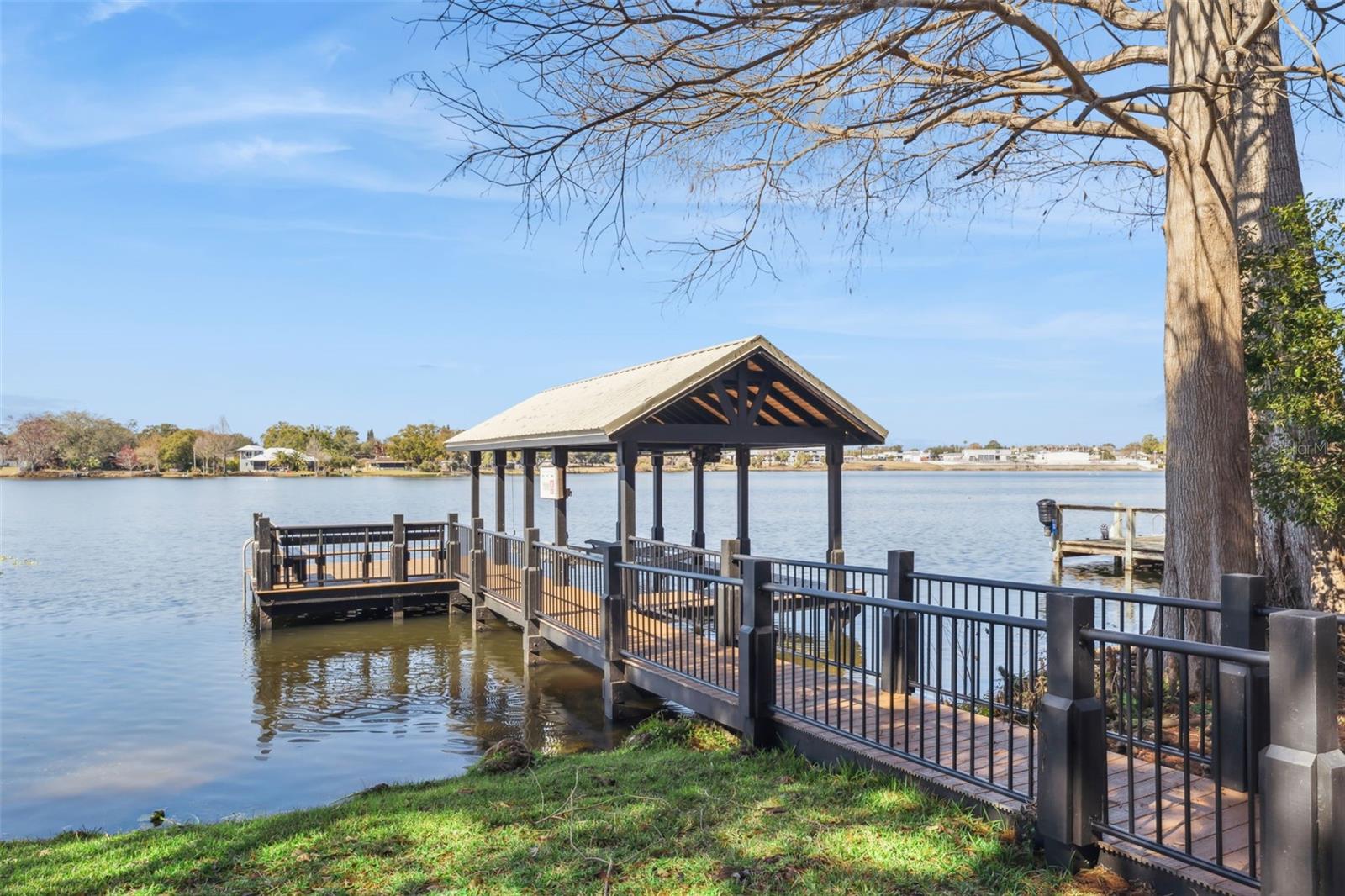 WELLINGTON - Residential