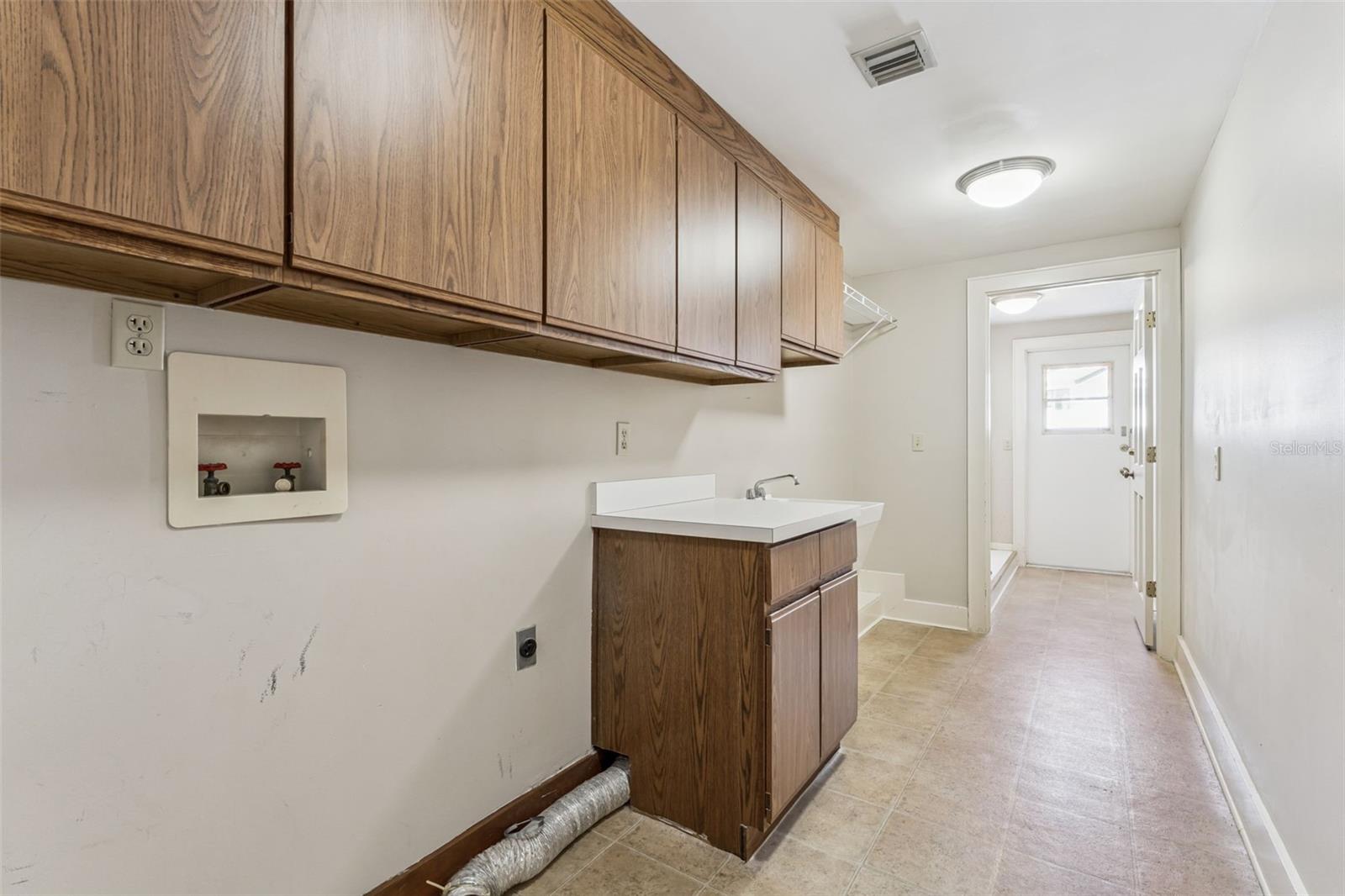 WELLINGTON - Residential