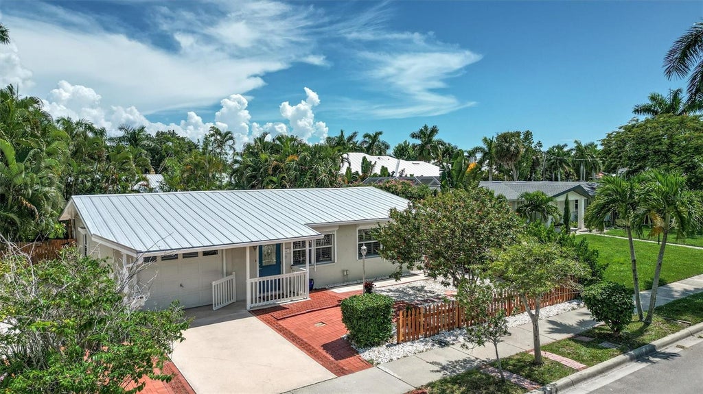 Photo of 617 W Olympia Avenue, Punta Gorda, FL 33950 (MLS # C7530208)