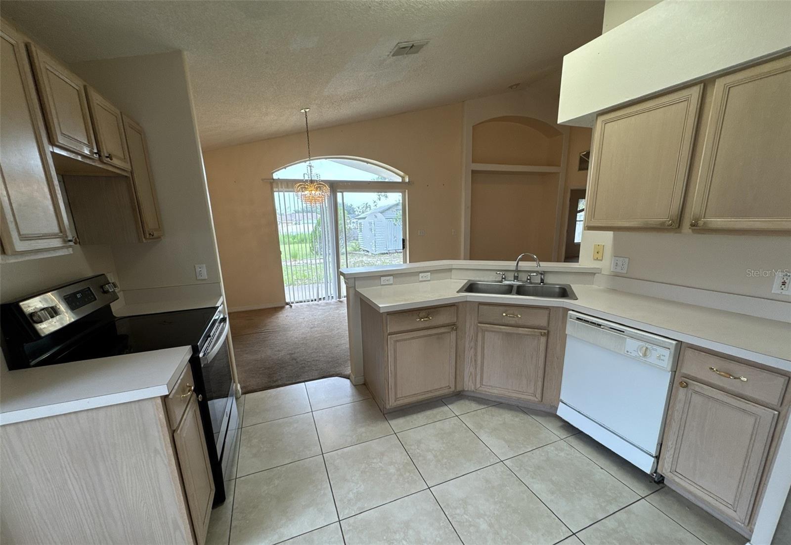 Search 3 357 THORNBUSH PARKWAY
