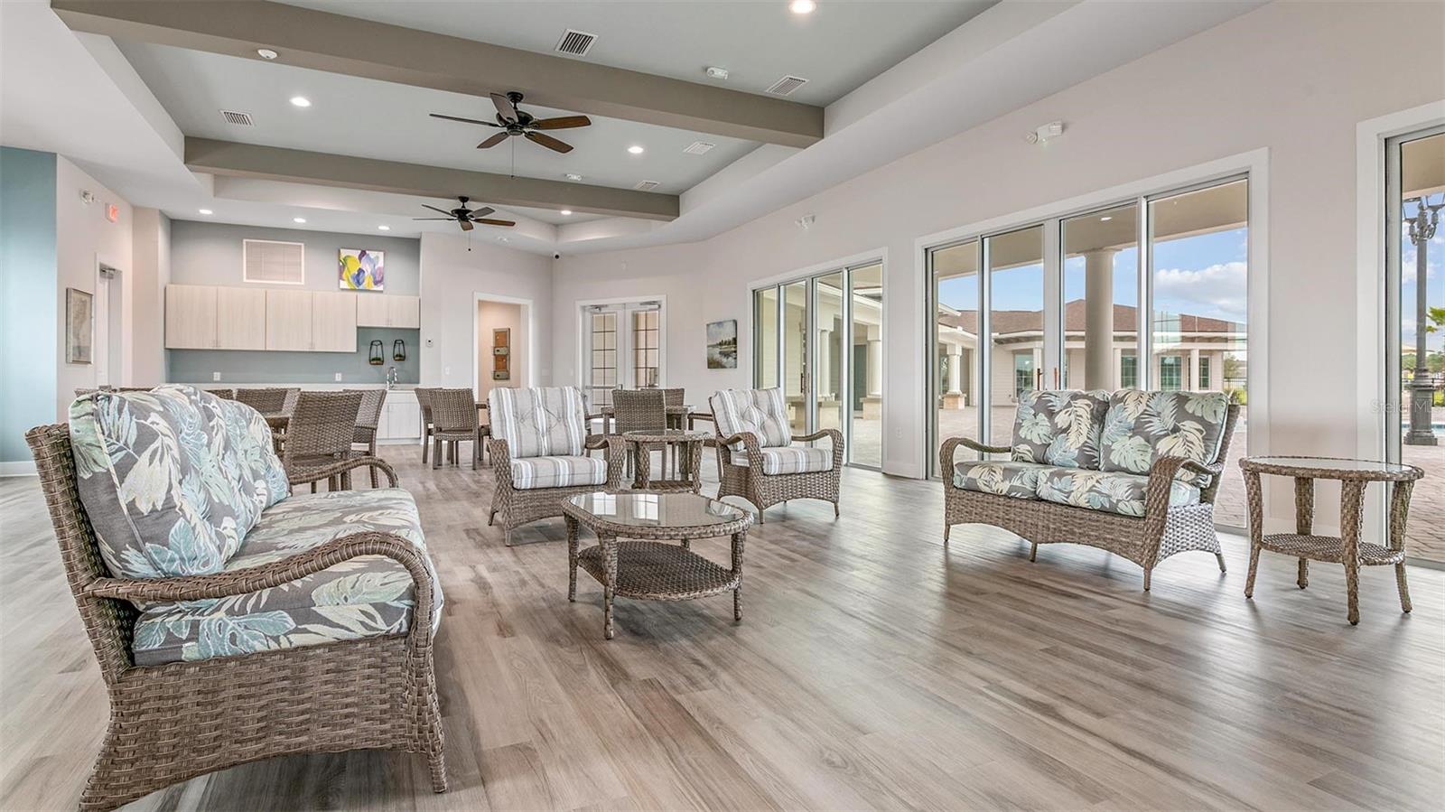 ENTRADA - Residential