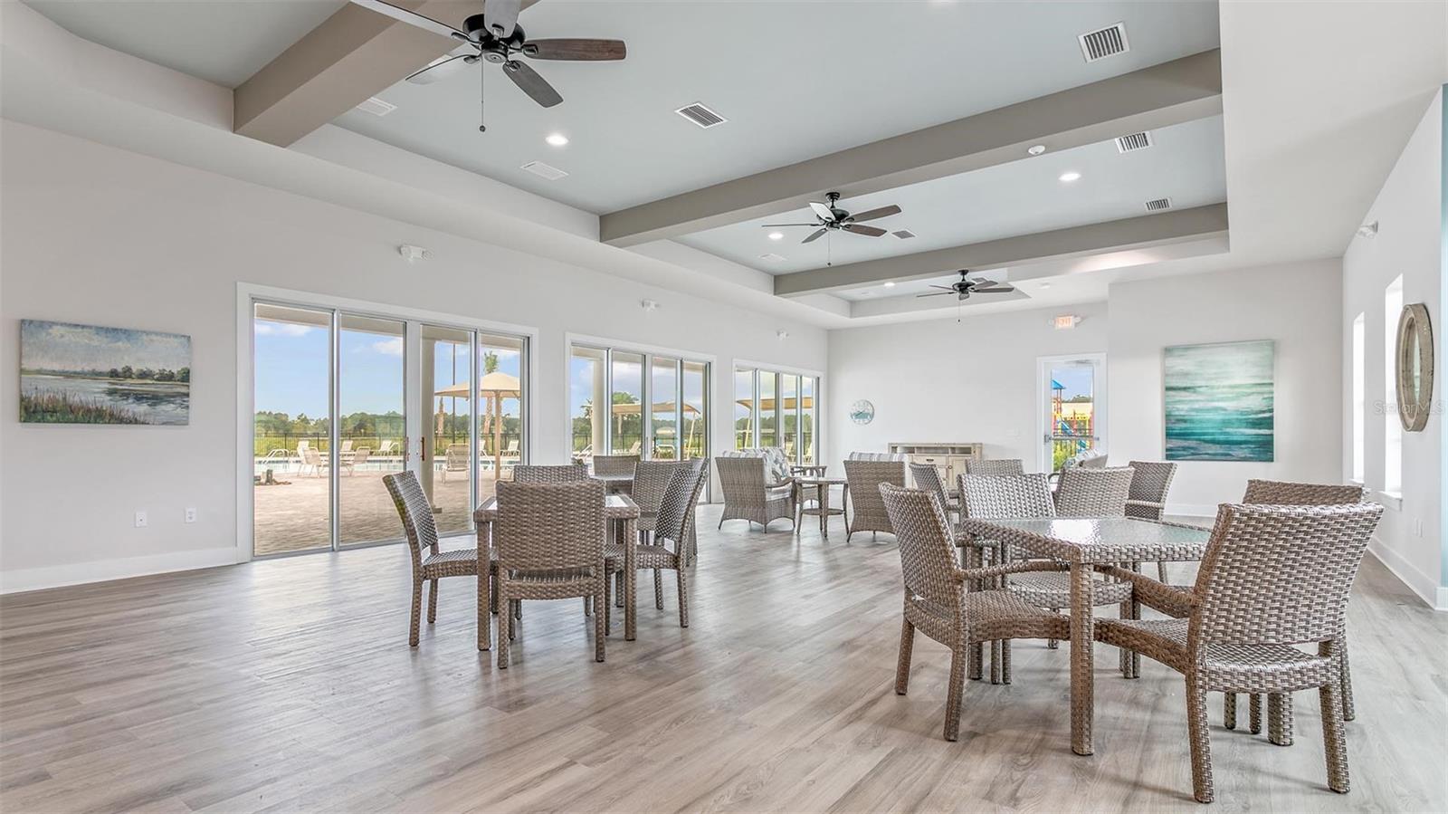 ENTRADA - Residential