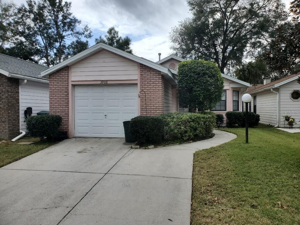 Beautiful 2 bedrooms 2 full bathrooms Villa in the sought after Ethans Glen/ Wellington subdivision in Ocala, FL. This Villa has one car garage. The high ceilings give an open, spacious feel and the kitchen opens to the living area via a large pass through. Kitchen features new microwave, and all rooms include new blinds, fans and New Luxury Vinyl flooring. Interior will be cleaned and freshly painted. This villa also has a nice a privacy fenced back yard. The oversized utility room includes new washer and dryer, with a partial pantry. Conveniently located close to grocery and retail stores. Property ready for move-in September 1st. All applicants 18 yrs of age and older must fill out an application ($85.00 per adult) If approved, 1st month rent plus security deposit. Access to community pool and clubhouse, close to shopping and dining. UTILITIES: City of Ocala (sewer, water, electric) SCHOOLS: Ocala Springs...