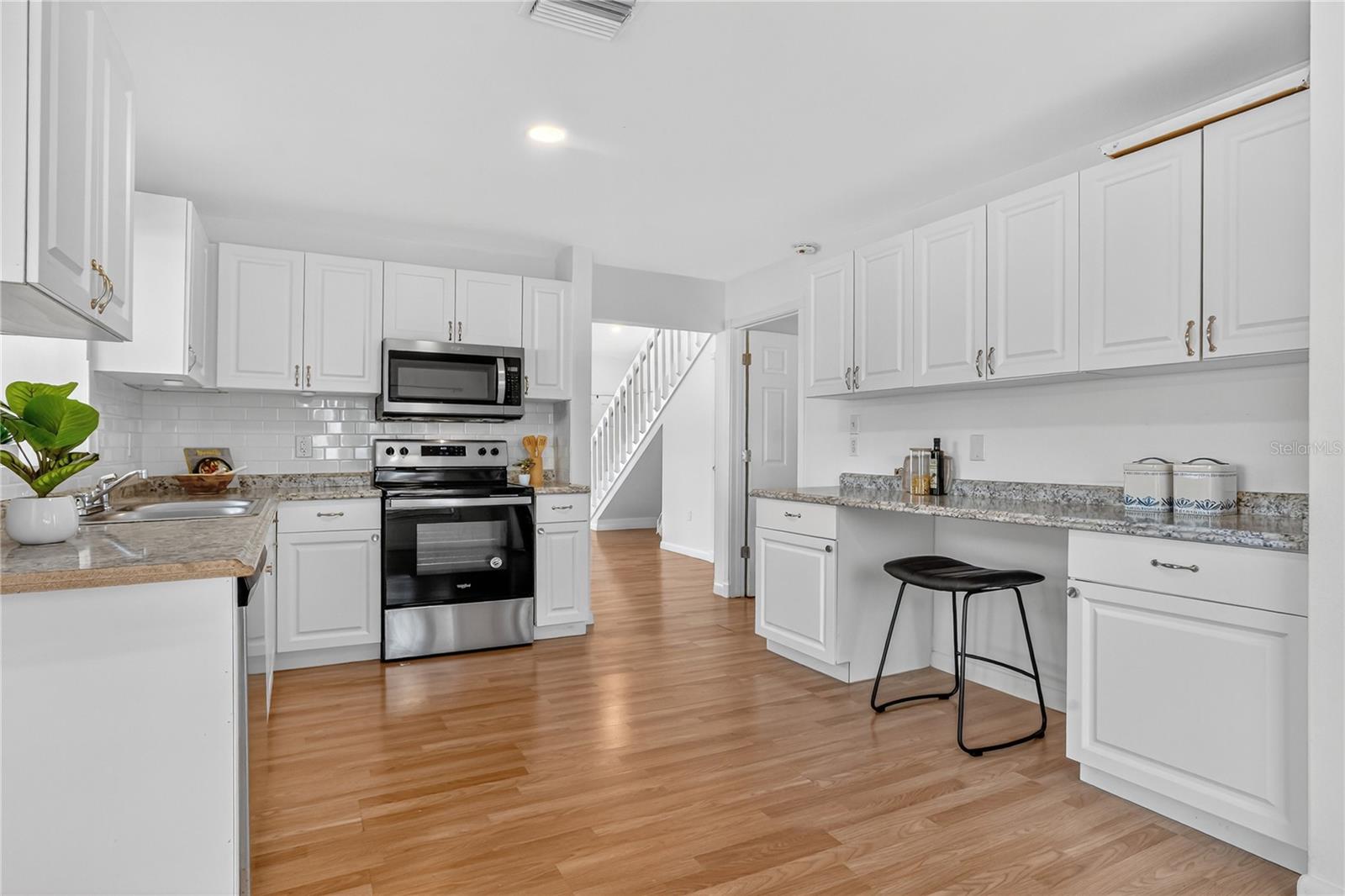 THE VILLAGES OF LAKESIDE SOUTH PHIII REV - Residential