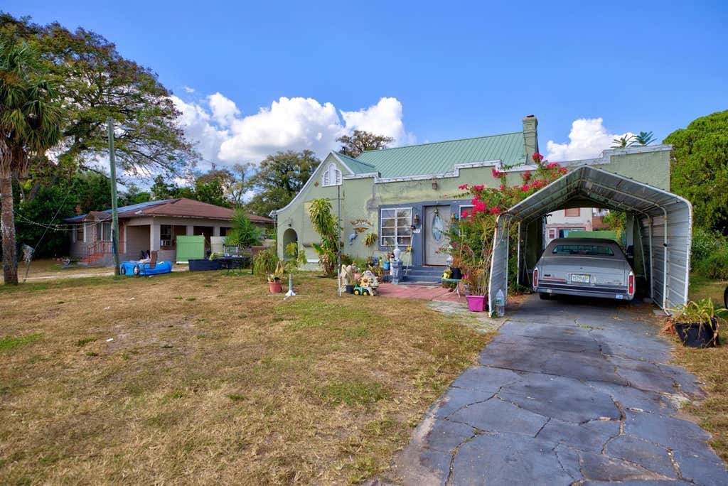 Photo of 2577 Lake Lillian Drive, Avon Park, FL 33825 (MLS # C7529754)
