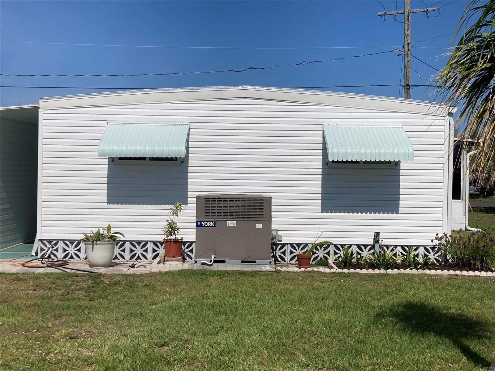 1423 FLAMINGO DRIVE
