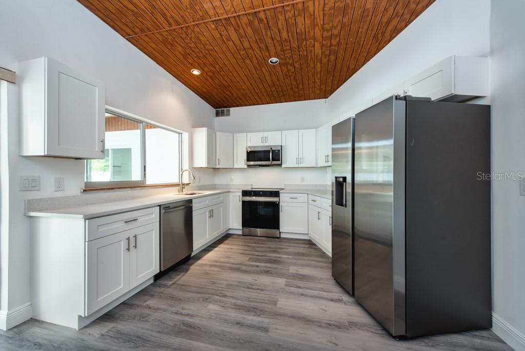 PASADENA ISLE - Residential