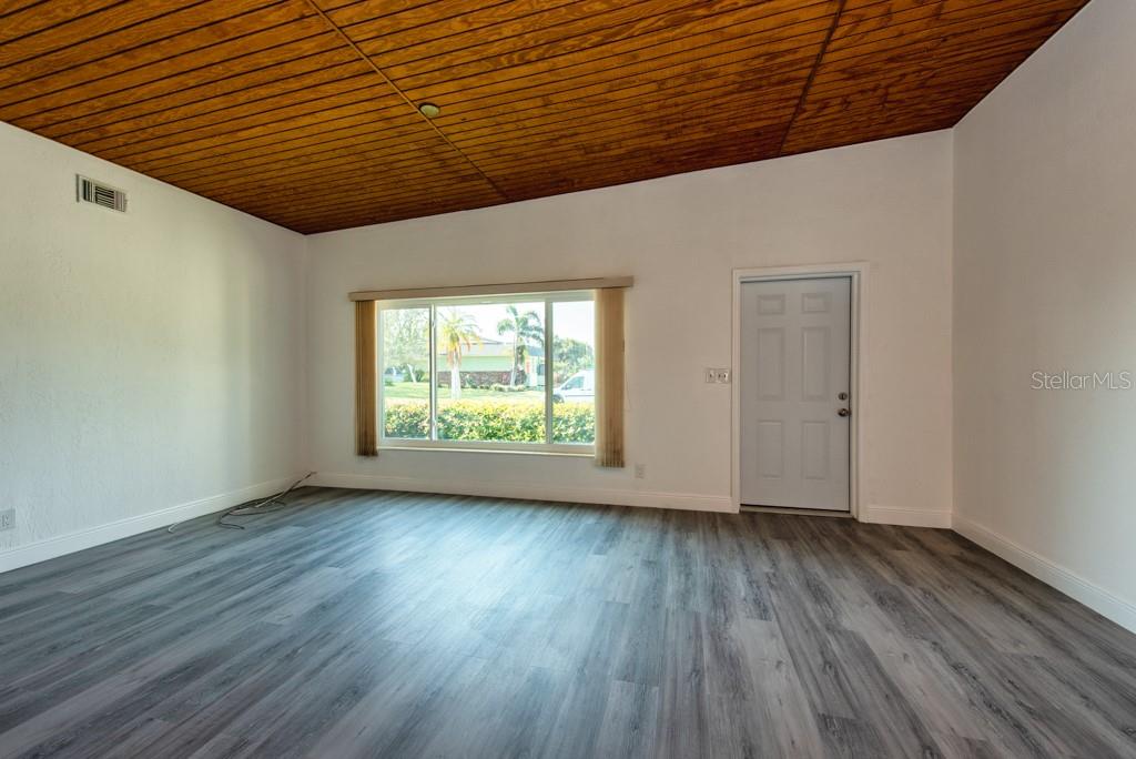 PASADENA ISLE - Residential