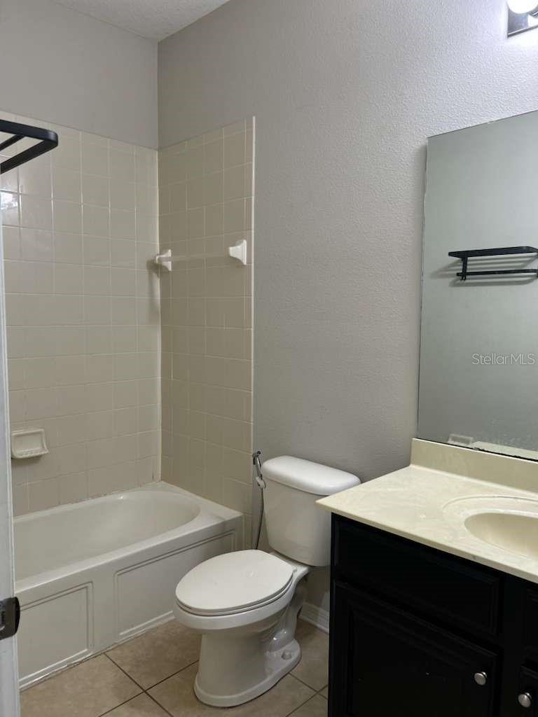 RIVERVIEW TWNHMS PH II - Residential Lease