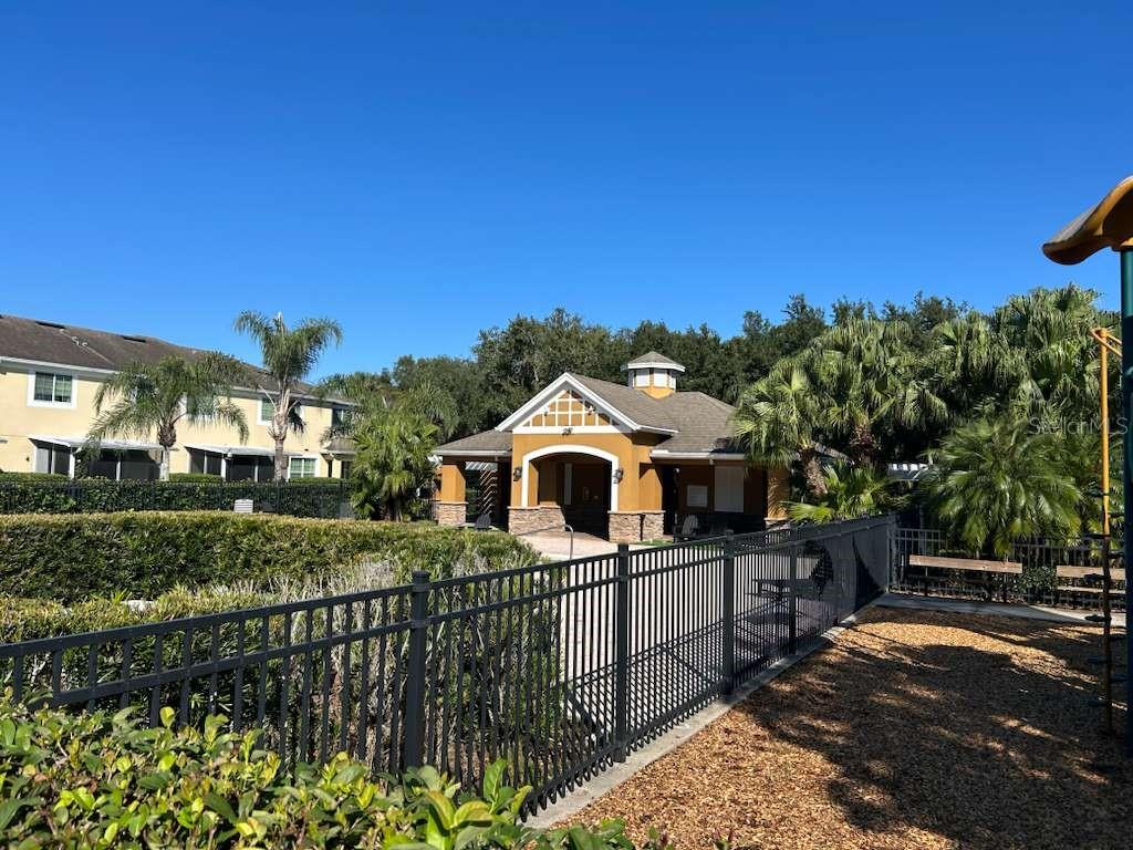 RIVERVIEW TWNHMS PH II - Residential Lease