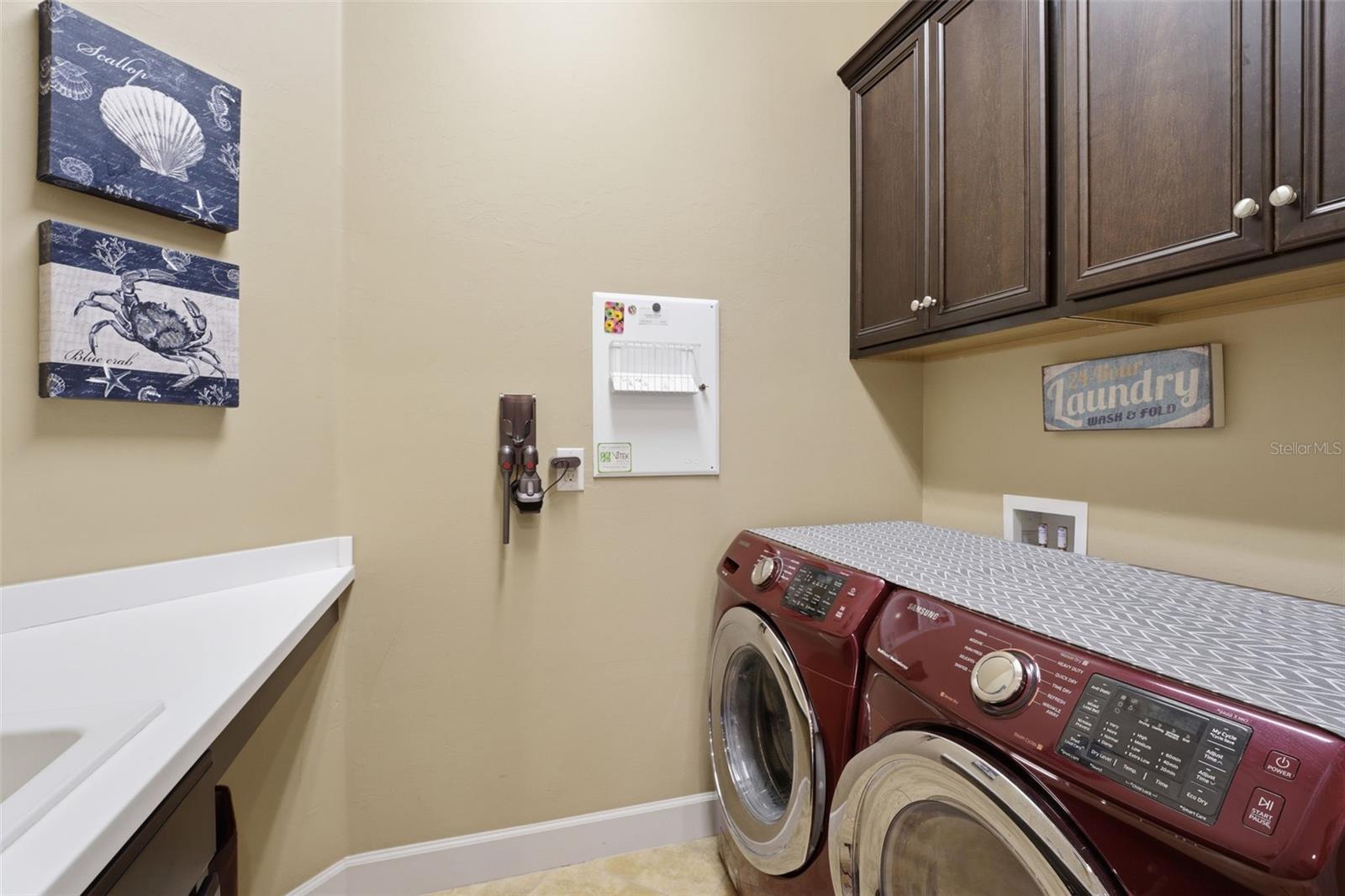 RIVERWOOD - Residential