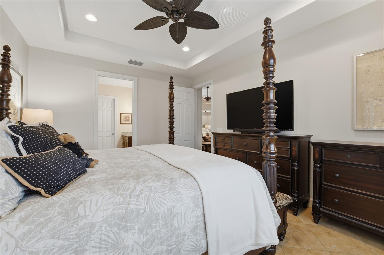 RIVERWOOD - Residential