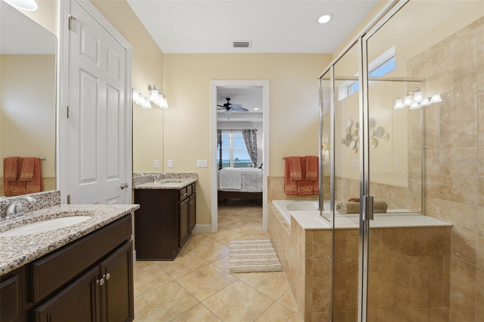 RIVERWOOD - Residential