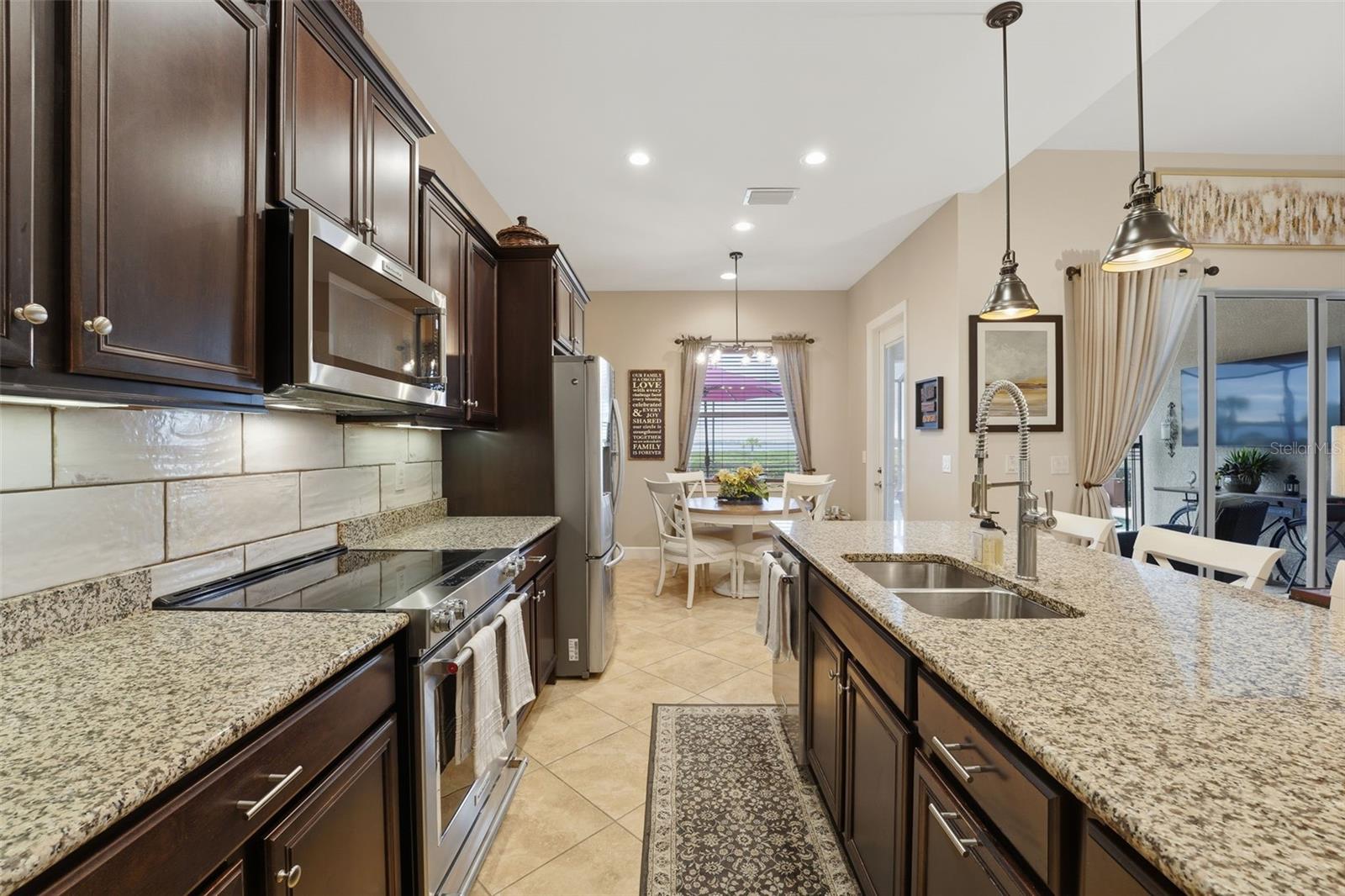 RIVERWOOD - Residential