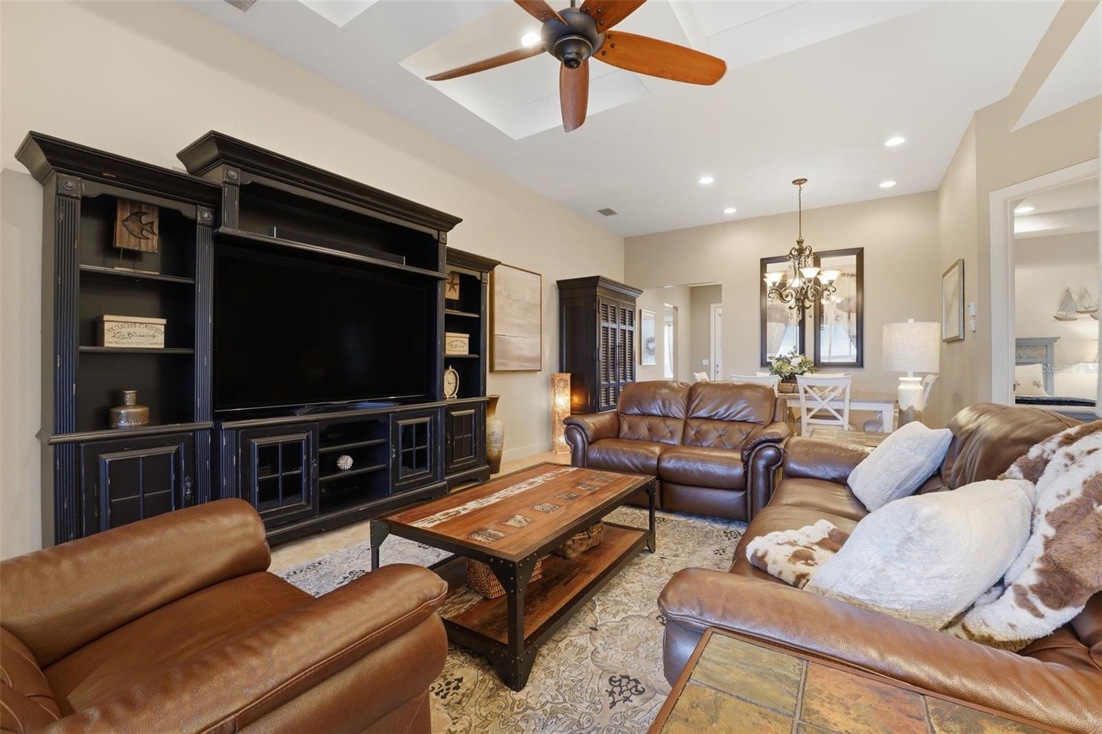 RIVERWOOD - Residential