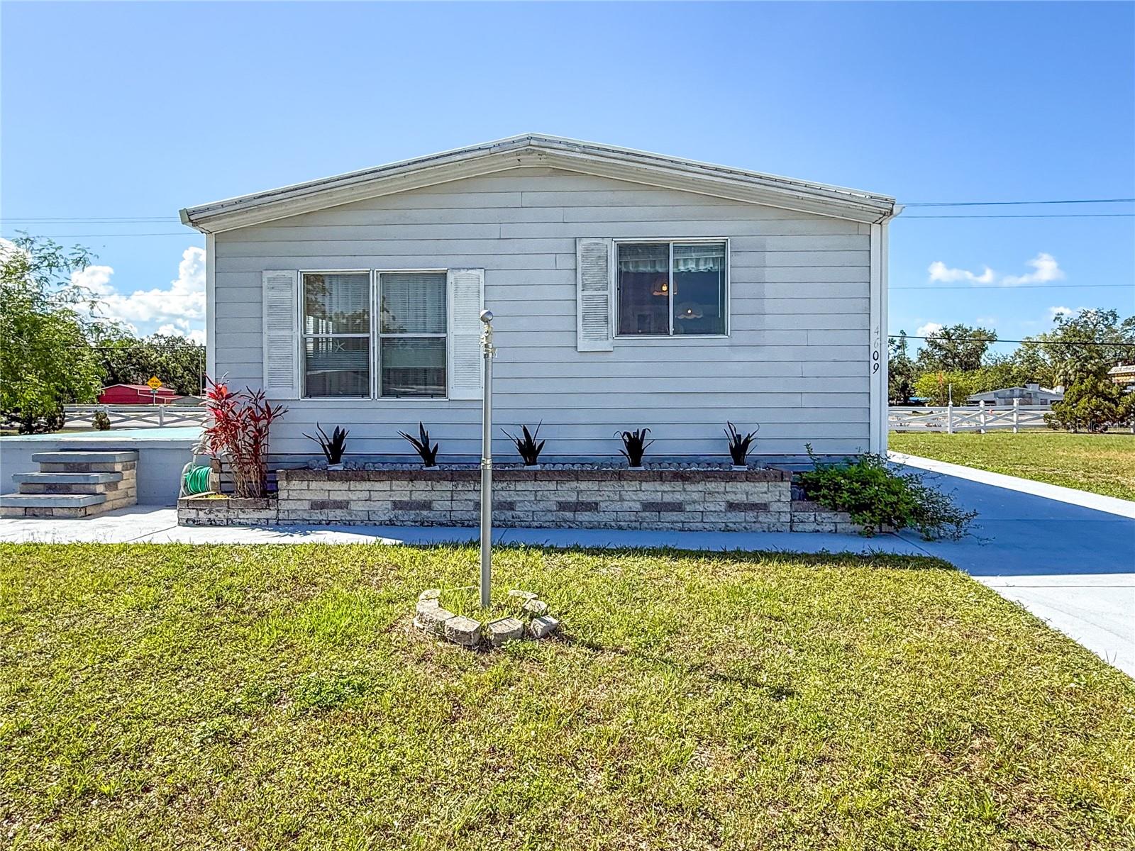 4609 10TH STREET COURT E