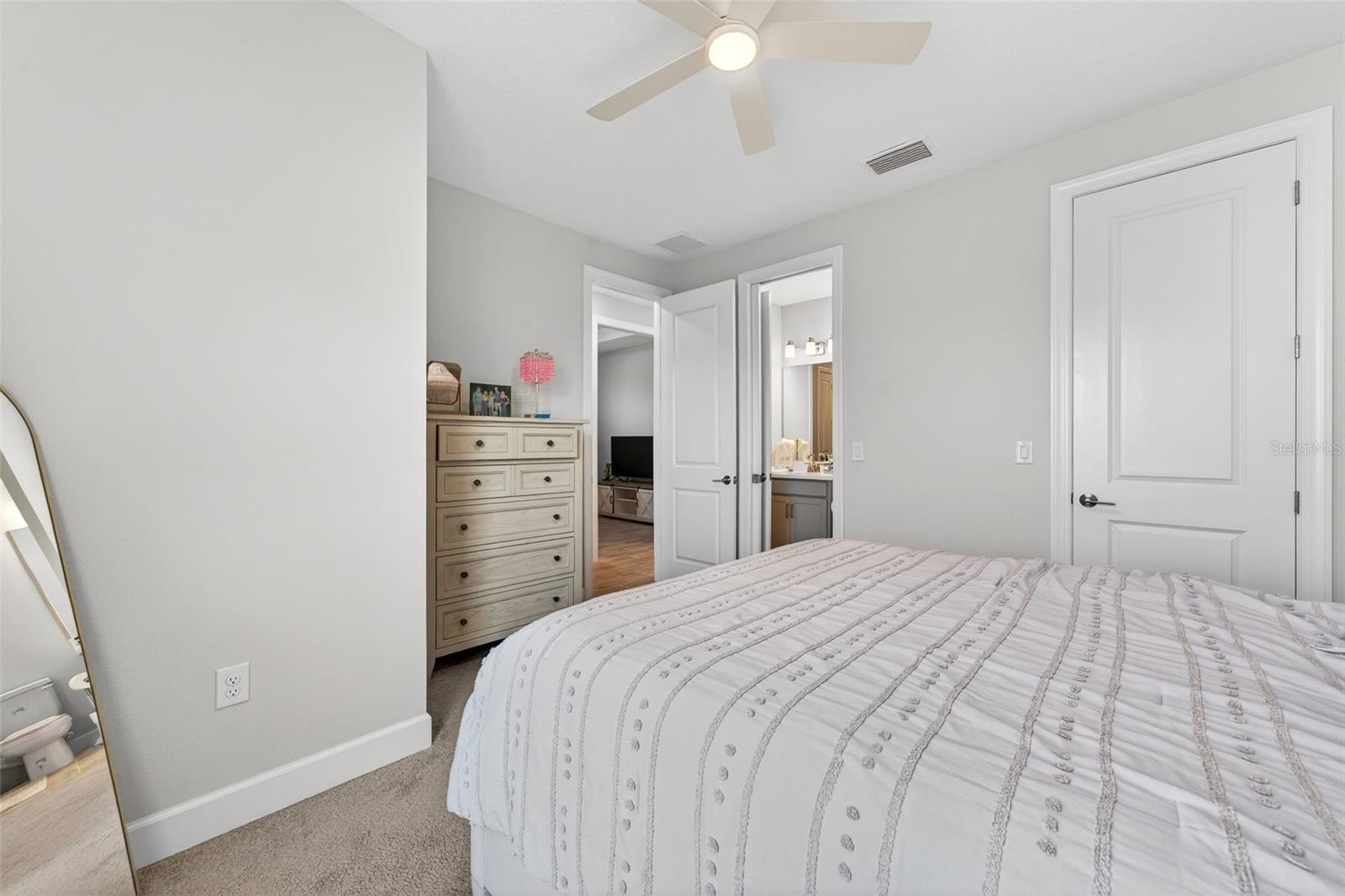 AZARIO ESPLANADE PH III SUBPH D - Residential