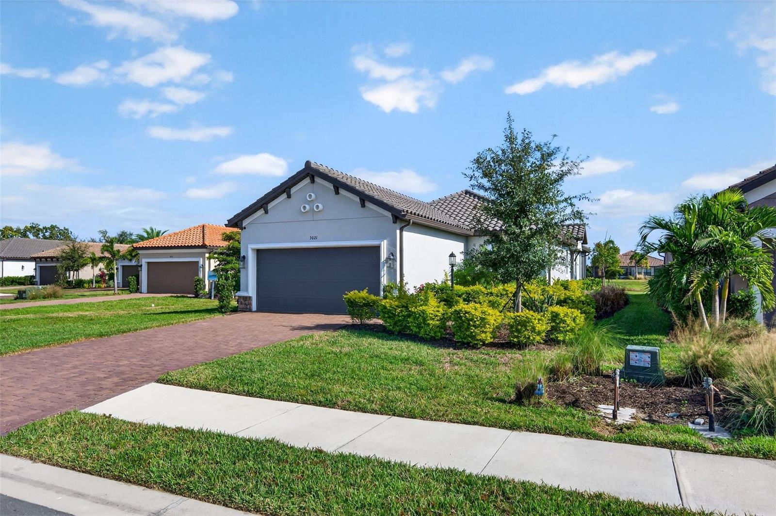 AZARIO ESPLANADE PH III SUBPH D - Residential