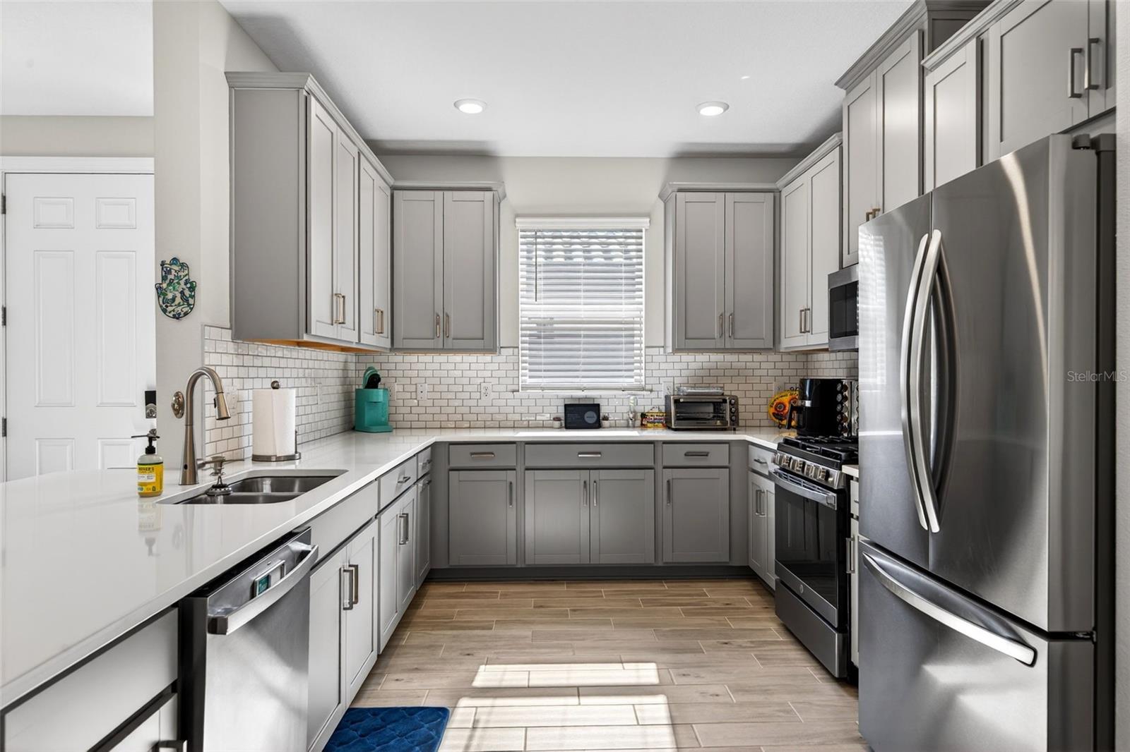 AZARIO ESPLANADE PH III SUBPH D - Residential