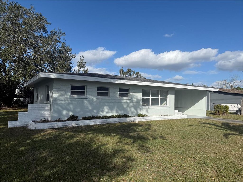Photo of 3323 Barstow Street, Sarasota, FL 34235 (MLS # A4678666)