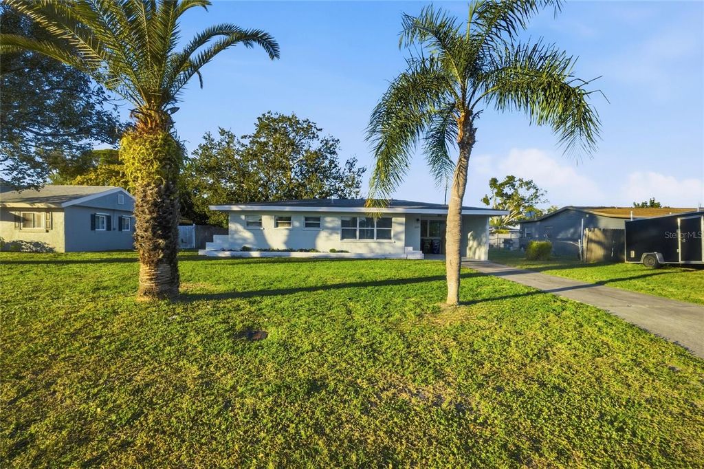 Photo of 3323 Barstow Street, Sarasota, FL 34235 (MLS # A4678666)