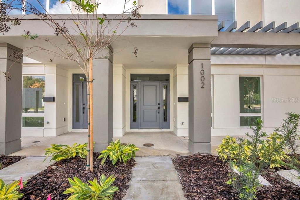 Photo of 1002 E Robinson Street, Orlando, FL 32801 (MLS # O6358964)