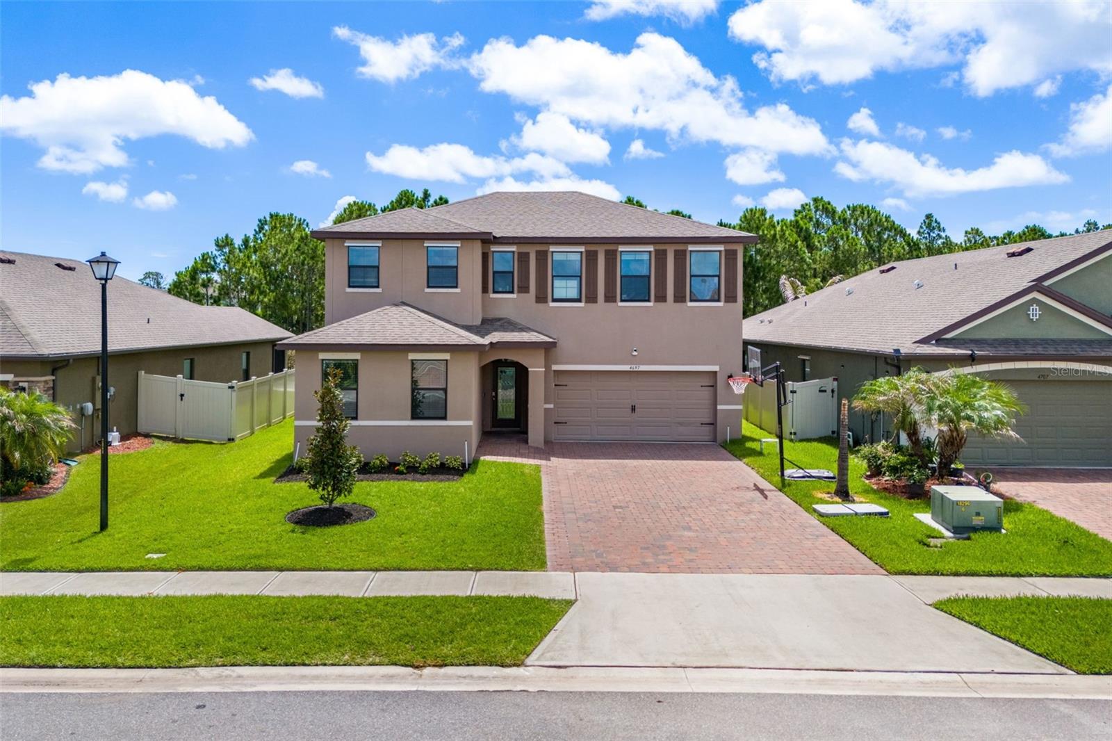 4697 BROOMSEDGE CIRCLE
